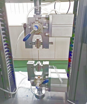 醫用鎳鈦合金絲材料拉伸試驗.jpg 醫用鎳鈦合金絲材料拉伸試驗.jpg